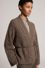 Carregar imagem no visualizador da galeria, deep brown knitted cardigan
