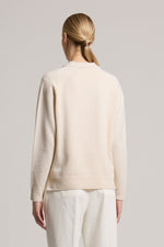 Carregar imagem no visualizador da galeria, ethereal beige Knitted sweater
