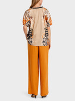 Carregar imagem no visualizador da galeria, deep sand printed tunic-style blouse
