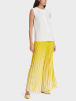 Load image into Gallery viewer, off-white top with ruffle detail
