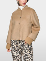 Carregar imagem no visualizador da galeria, warm sand oversized jacket
