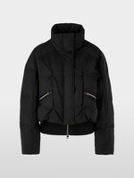 Carregar imagem no visualizador da galeria, black quilted down jacket with knitted cuffs
