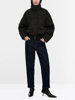 Carregar imagem no visualizador da galeria, black quilted down jacket with knitted cuffs
