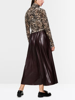 Carregar imagem no visualizador da galeria, dark wood pleated skirt
