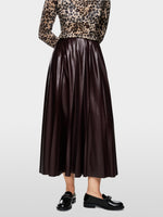 Carregar imagem no visualizador da galeria, dark wood pleated skirt
