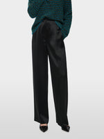 Carregar imagem no visualizador da galeria, black WASCO satin trousers
