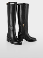 Carregar imagem no visualizador da galeria, black leather boots with decorative strap
