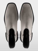 Carregar imagem no visualizador da galeria, soft charcoal chelsea boots with block heels
