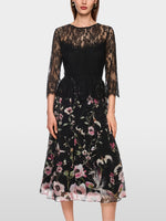 Carregar imagem no visualizador da galeria, dress with lace and floral pattern
